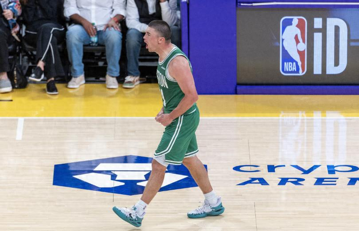 体育赛事-36+7，28+6，矮个无人要，如今打得像全明星，令人刮目相看|普理查德|凯尔特人|波士顿凯尔特人队|nba|艾弗森_新浪体育_新浪新闻